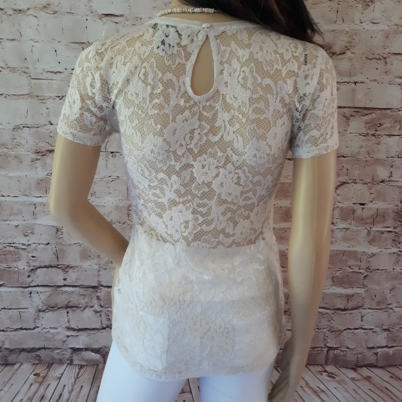FINAL! WHBM Cream Lace Short Sleeve Top - Picture 4 of 6